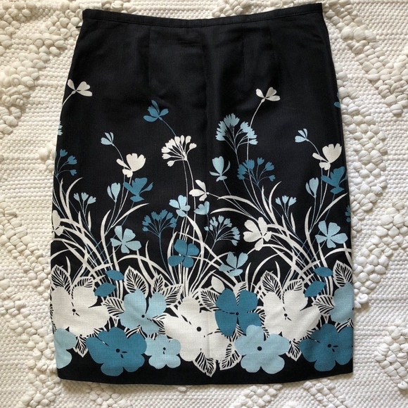 LOFT Dresses & Skirts - Ann Taylor LOFT Skirt Floral Straight Pencil Silk